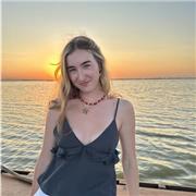 Estudiante de segundo del grado de enfermería. Puedo dar clases de inglés hasta bachillerato.